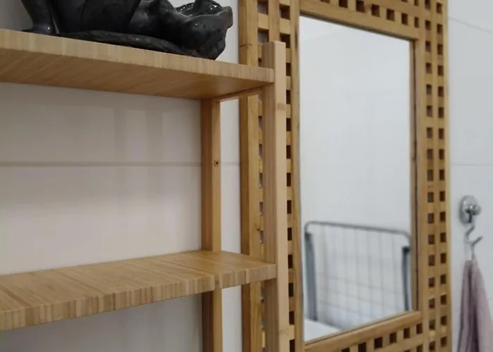 Parrot\'S Apartment